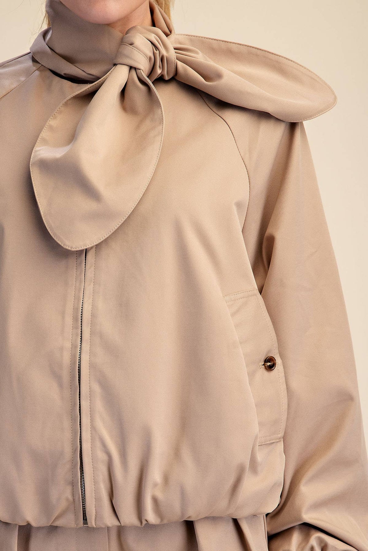 Scarf Collar Long Sleeve Puffy Jacket: Beige / L