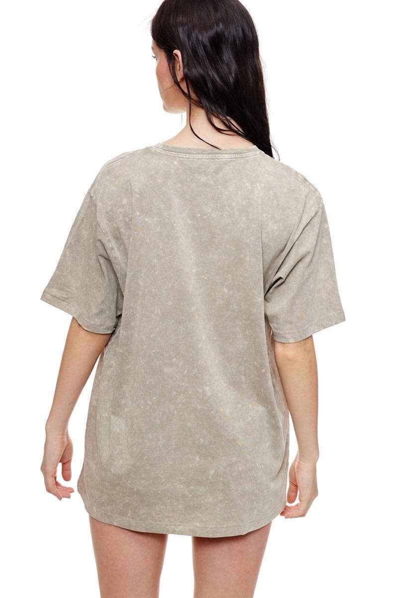 "Play Somethin' Country" Graphic Boyfriend Tee: MOCHA