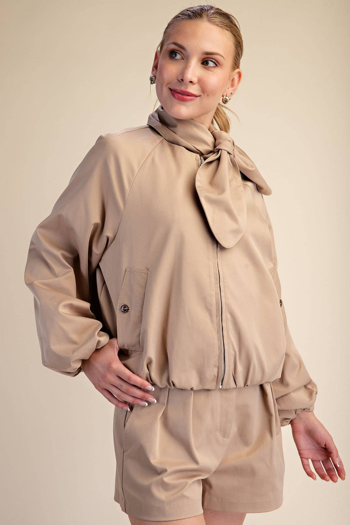 Scarf Collar Long Sleeve Puffy Jacket: Beige / L