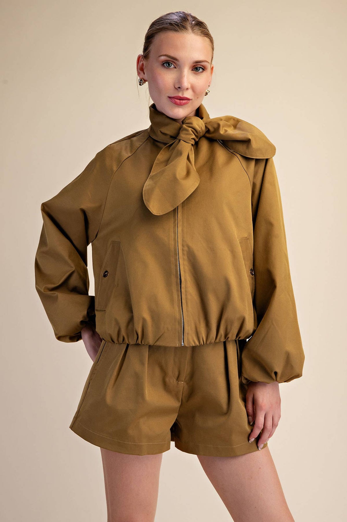 Scarf Collar Long Sleeve Puffy Jacket: Beige / L