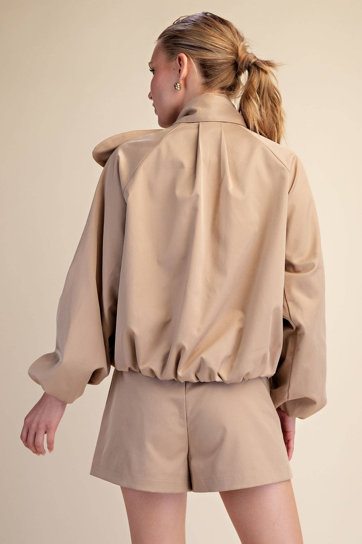 Scarf Collar Long Sleeve Puffy Jacket: Beige / L