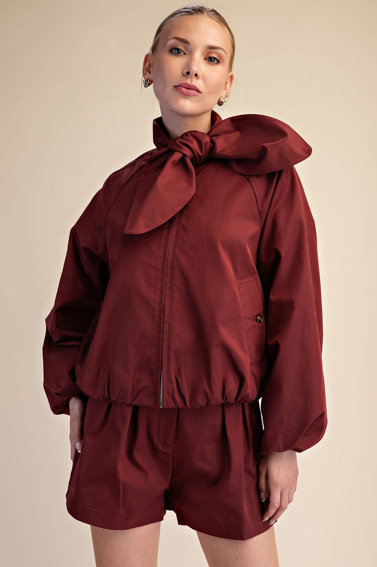 Scarf Collar Long Sleeve Puffy Jacket: Beige / L