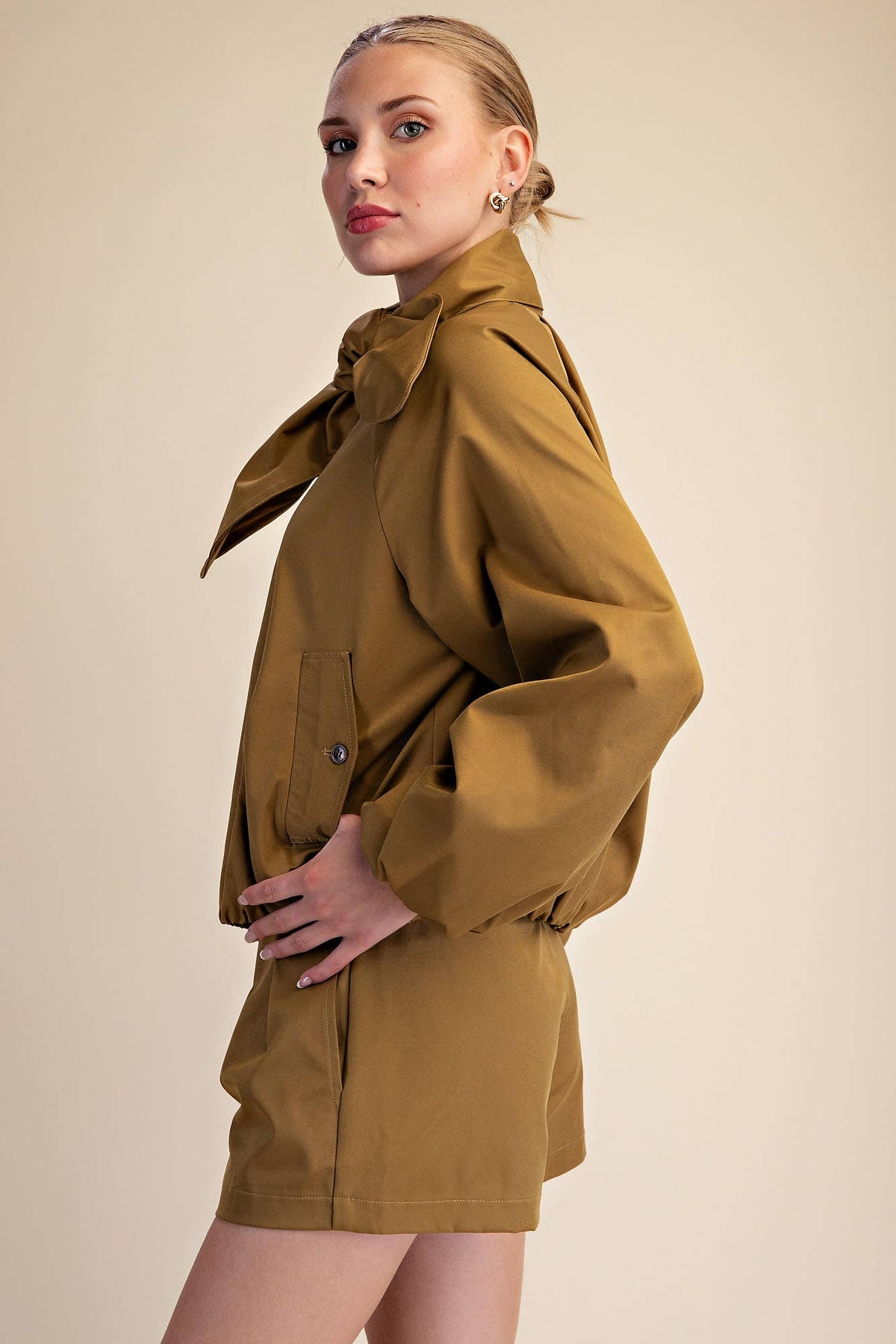 Scarf Collar Long Sleeve Puffy Jacket: Beige / L