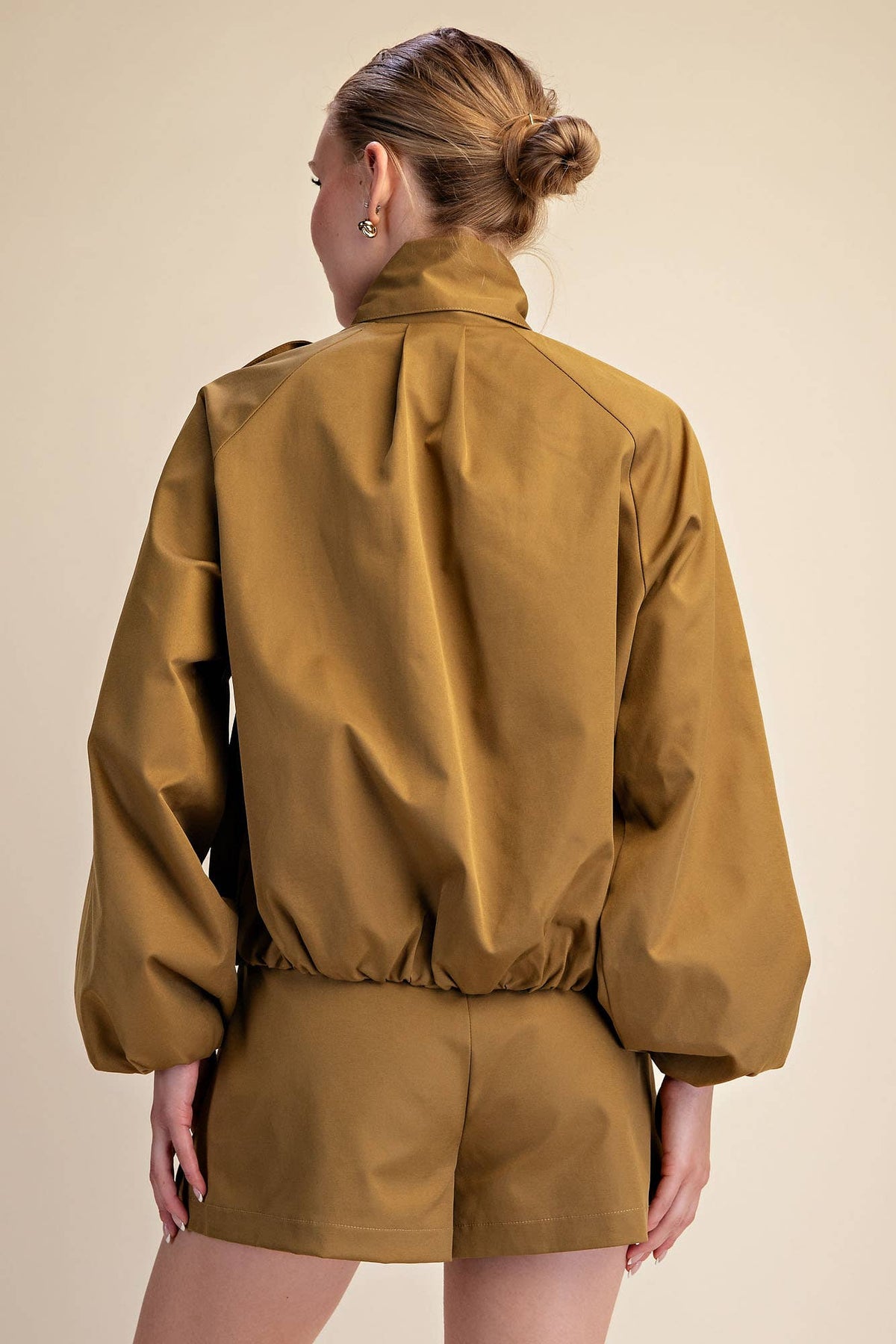 Scarf Collar Long Sleeve Puffy Jacket: Beige / L