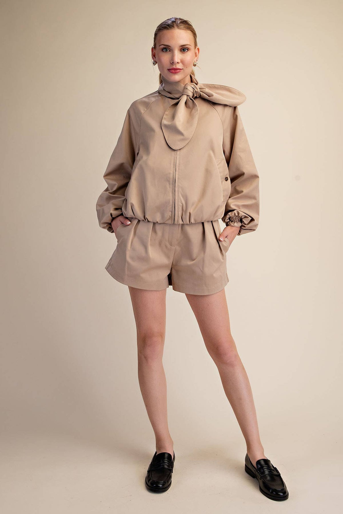 Scarf Collar Long Sleeve Puffy Jacket: Beige / L