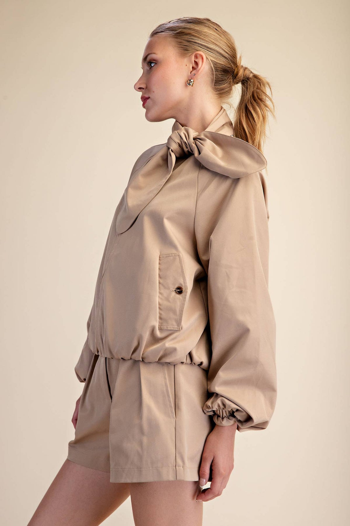 Scarf Collar Long Sleeve Puffy Jacket: Beige / L