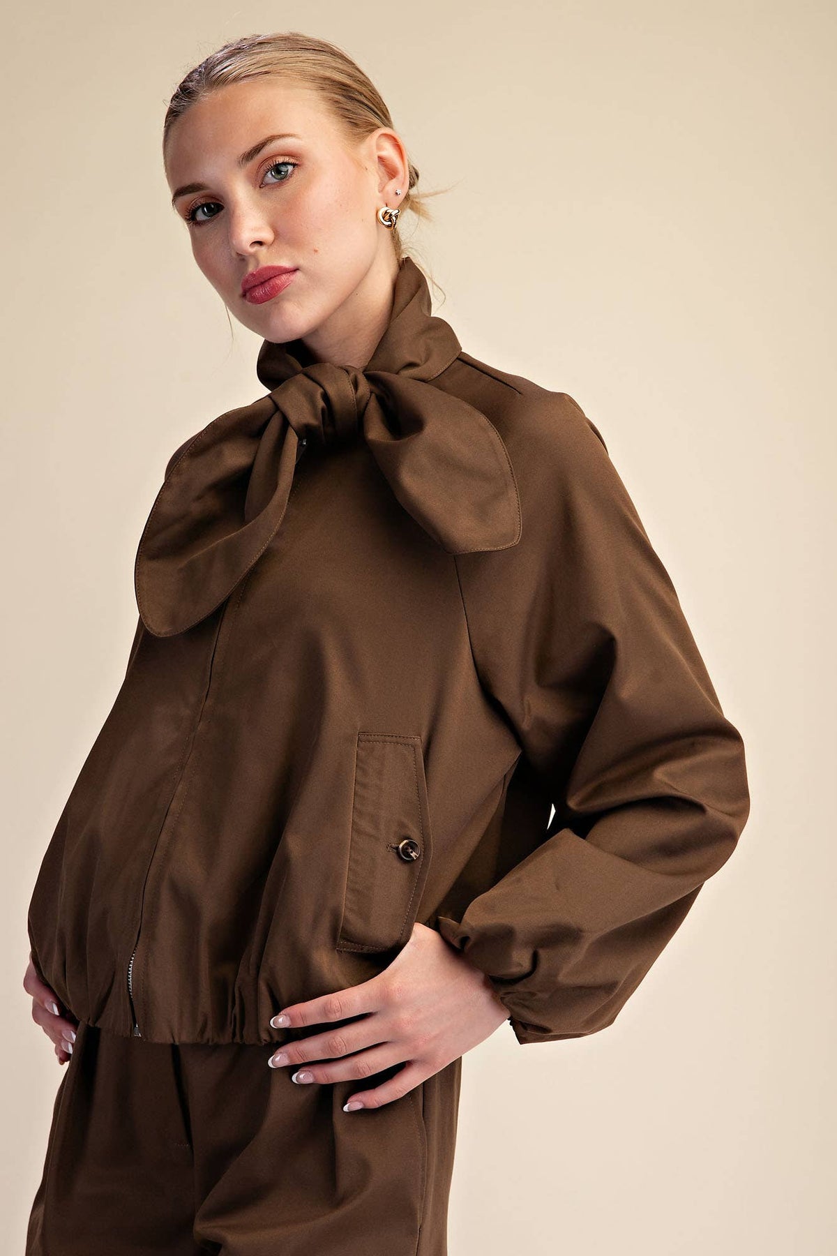 Scarf Collar Long Sleeve Puffy Jacket: Beige / L